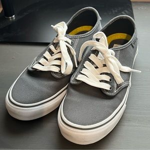 Like new Vans authentic canvas shoes